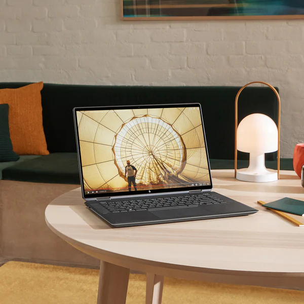Arnold mezi notebooky! To přesně je HP Spectre x360 16-f0003ne.